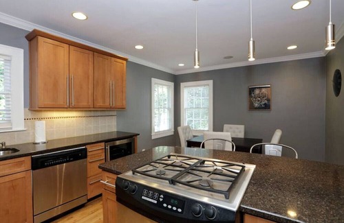 Home Park House | Gem in Midtown 4bedroom home-11