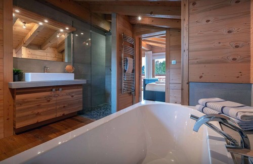 Combloux Ski Chalet | Chalet Pahar 360 - family stay 9p spa and Mont Blanc views - OVO Network