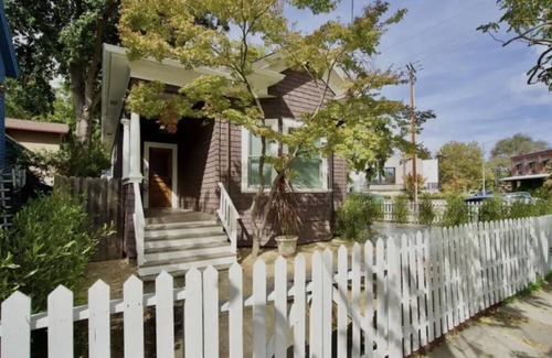 Napa Cottage | Charming Downtown Napa Cottage.walk everywhere!