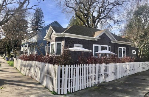 Napa Cottage | Charming Downtown Napa Cottage.walk everywhere!
