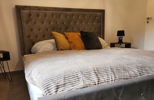 Heidhausen Apartment | Apartment 'Deluxe Apartement' with Wi-Fi