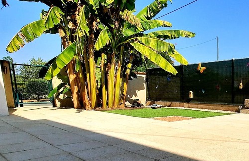 Aiguillon House | Vacation Home "Gîte Au Bord Du Lot" with Private Terrace, Private Garden & Wi-Fi
