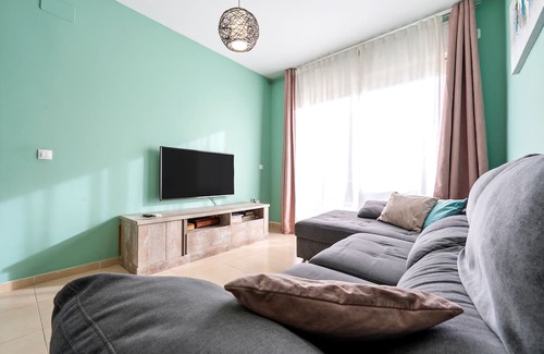 Cap de Salou Apartment | Apartment 'Lovely' with Shared Pool, Private Terrace and Air Conditioning