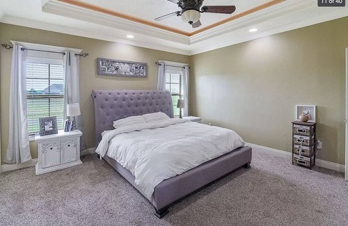 Iowa House | House in quiet Iowa near Lake Charles + EV charger