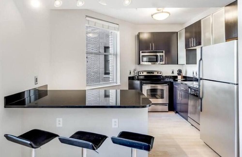 Downtown Washington D.C. House | Sunny | Kitchen & Laundry | Gym+Rooftop |Near GWU Hospital