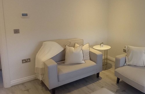 Crawcrook House | Beautifully presented 3 bedroom house. 5 miles from Newcastle city centre.