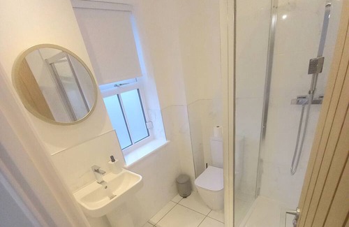 Crawcrook House | Beautifully presented 3 bedroom house. 5 miles from Newcastle city centre.