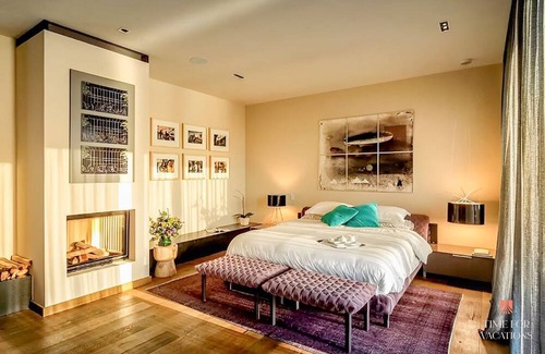 Valle de Bravo House | NEW Luxe Lakeview Home, Heated Pool, Firepit, Chef