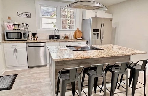 Plaza Midwood House | Style, Comfort, Dogs, Fenced Yard, No Clean Fee