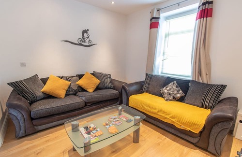Cwmcarn House | Scenic Roots - 3 Bedroom Vacation Home
