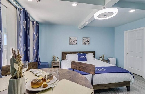 Port Aransas Apartment | Seaside Boutique Hotel 1 Bedroom Hotel Room