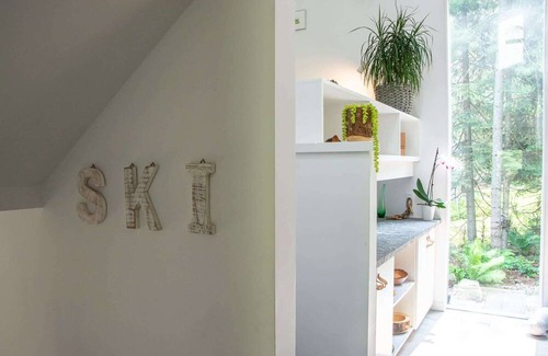 Huntsville Ski Chalet | Hidden Valley: Minimalist Design - Skiing, Hot Tub