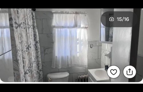 Weequahic House | Private Room in Newark2