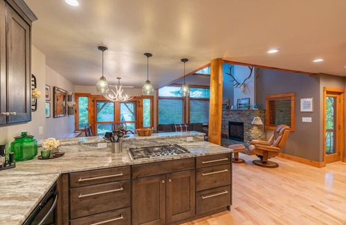 Saranac Lake House | Hummingbird Lodge- Lake Views