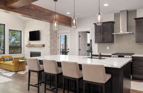 Silvercreek House | Brand New Lux Ski in/out Granby, Hot Tub, A/C!