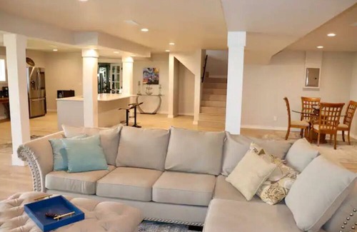 La Grande House | Awesome Views, Brand New Luxury