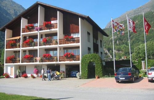 Reckingen Apartment | Beautiful apartment for 4 guests with WIFI, TV, balcony and pets allowed