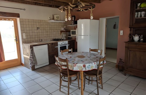 Bourbon-l'Archambault House | Country House 'Gîte de la Marquaterie' with Private Garden and Wi-Fi