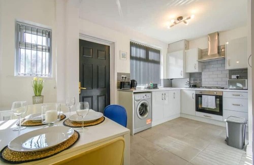 Blackburn House | Heart Of Blackburn: Modern Home