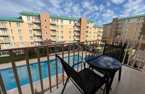 Stefanestii de Jos Apartment | Cosmopolis Family Apartment - Pools & Gym