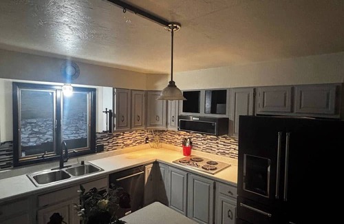 Lewistown House | LAST BEST PLACE -Quiet,Peaceful 4-bedroom house in Lewistown million dollar view