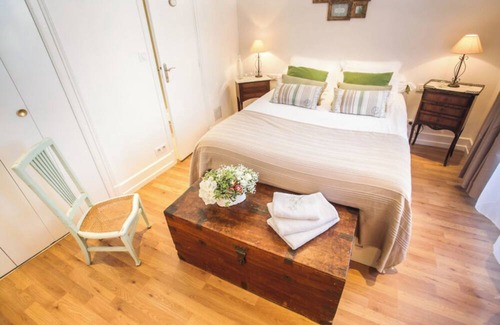 Pontarme Apartment | Castle life