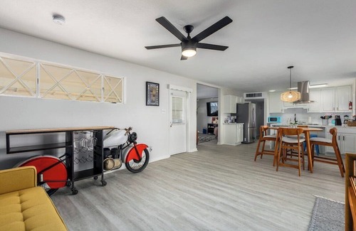 New Papago Parkway House | Casa de Encanto Private Pool Arizona Oasis +Pet Friendly