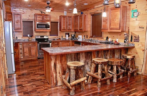 Pecks Mill Cabin | 3 bedroom Master Deluxe