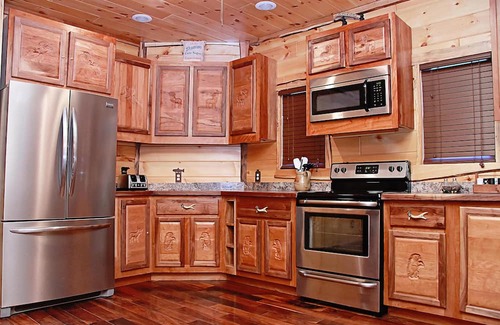 Pecks Mill Cabin | 3 bedroom Master Deluxe