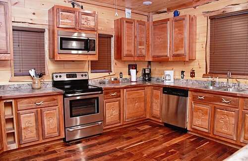 Pecks Mill Cabin | 3 bedroom Master Deluxe