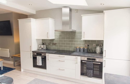 Tamworth House | 6 bed Town Centre House ALL with EN-Suite Tamworth