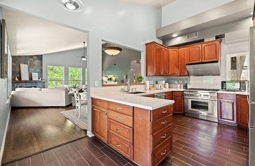 Pomona Villa | Mountain View Family Getaway · Terrace & Game Room