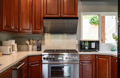 Pomona Villa | Mountain View Family Getaway · Terrace & Game Room