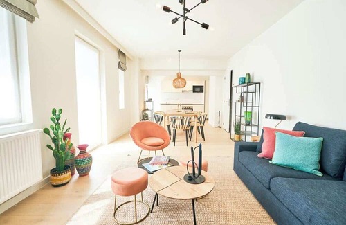 Plasky Apartment | NATO&EU 2BR Apt - Free Luggage Room