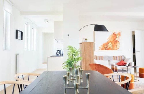 Plasky Apartment | Penthouse - City Views/Luggage Room