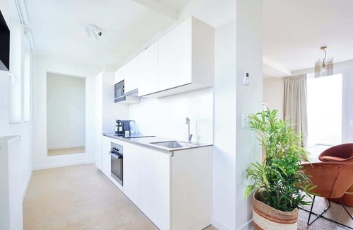 Plasky Apartment | Penthouse - City Views/Luggage Room