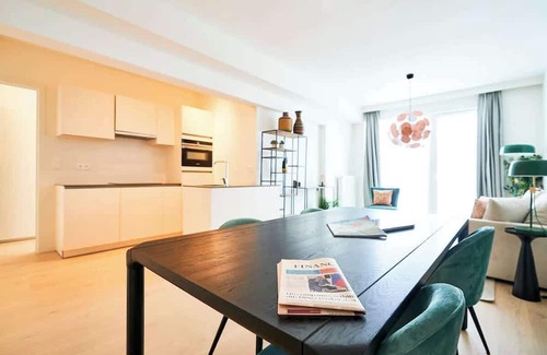 Plasky Apartment | NATO&EU 1BR Aprt- Free Luggage Room