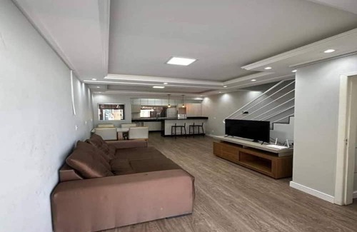 Jardim Iririu House | Modern semi-detached house with gourmet area and comfort for the whole family