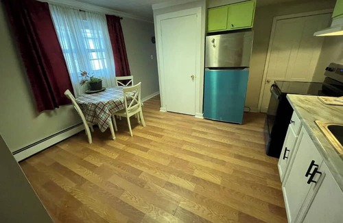 Pittston Apartment | Sandcastle Downtown I Laundry -Smart TV- Kureg- Near YMCA Highway & Hospitals