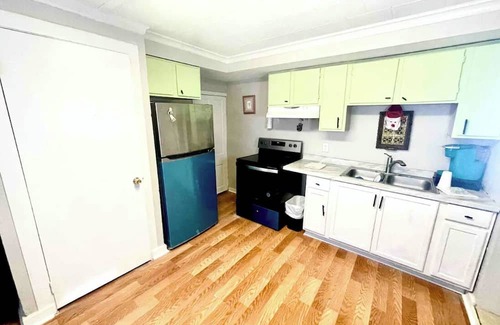 Pittston Apartment | Sandcastle Downtown I Laundry -Smart TV- Kureg- Near YMCA Highway & Hospitals