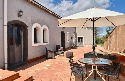 Mascali House | Oasis of Relaxation on Etna - Country House with Independent Suites, Pet-Friendly