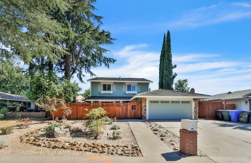 Northgate House | Xen House 3Bed/2Bath - Large fenced backyard - 10 Min from Downtown Sacramento