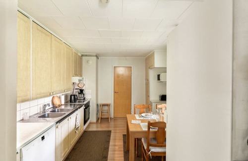 Rovaniemi House | Spacious Riverside House with Private Sauna & Free Parking