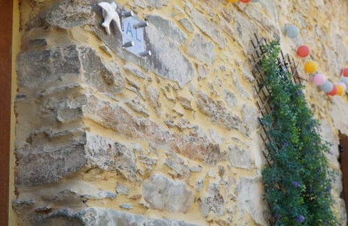 Pampilhosa da Serra Villa | Schist house by the river, pets accepted!