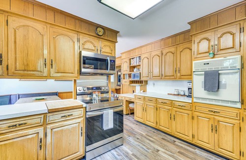 Thomasville House | 2 Mi to Main St Thomasville: Family Home w/Games