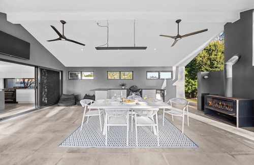 Little Mountain House | Little Mountain Modern Acreage Retreat