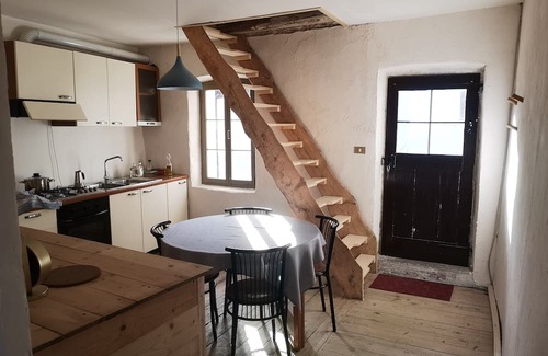 Feltre House | Vacation home in Tomo with beautiful views of the countryside, 2 km from Feltre.