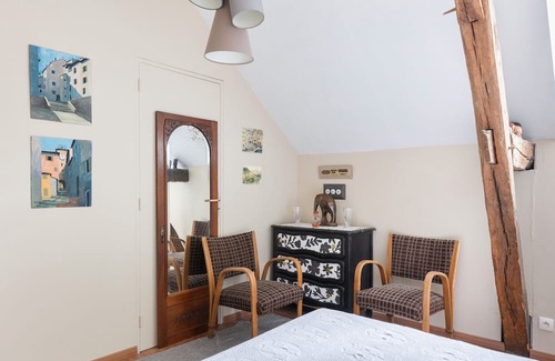 Clere-les-Pins Bed & Breakfast | Guest Room 'Le Clocher' with Shared Garden and Wi-Fi