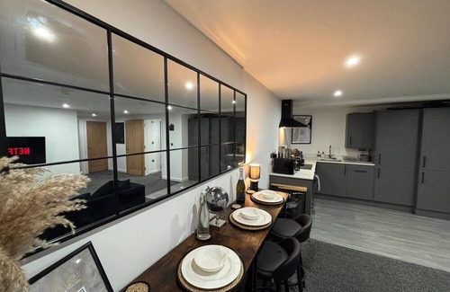 Wolverhampton Apartment | CroftCabin