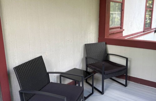 East Avenue Apartment | Park Ave 1BR Free Parking & Patio Walkable!